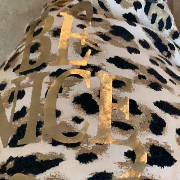 365 KIDS Garanimals top,leopard & Gold cute pattern size (6) stretchy. - Picture 6 of 7